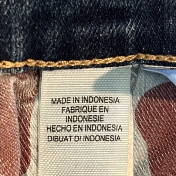 Lucky Brand Sweet Boot Jeans - Picture 12 of 12